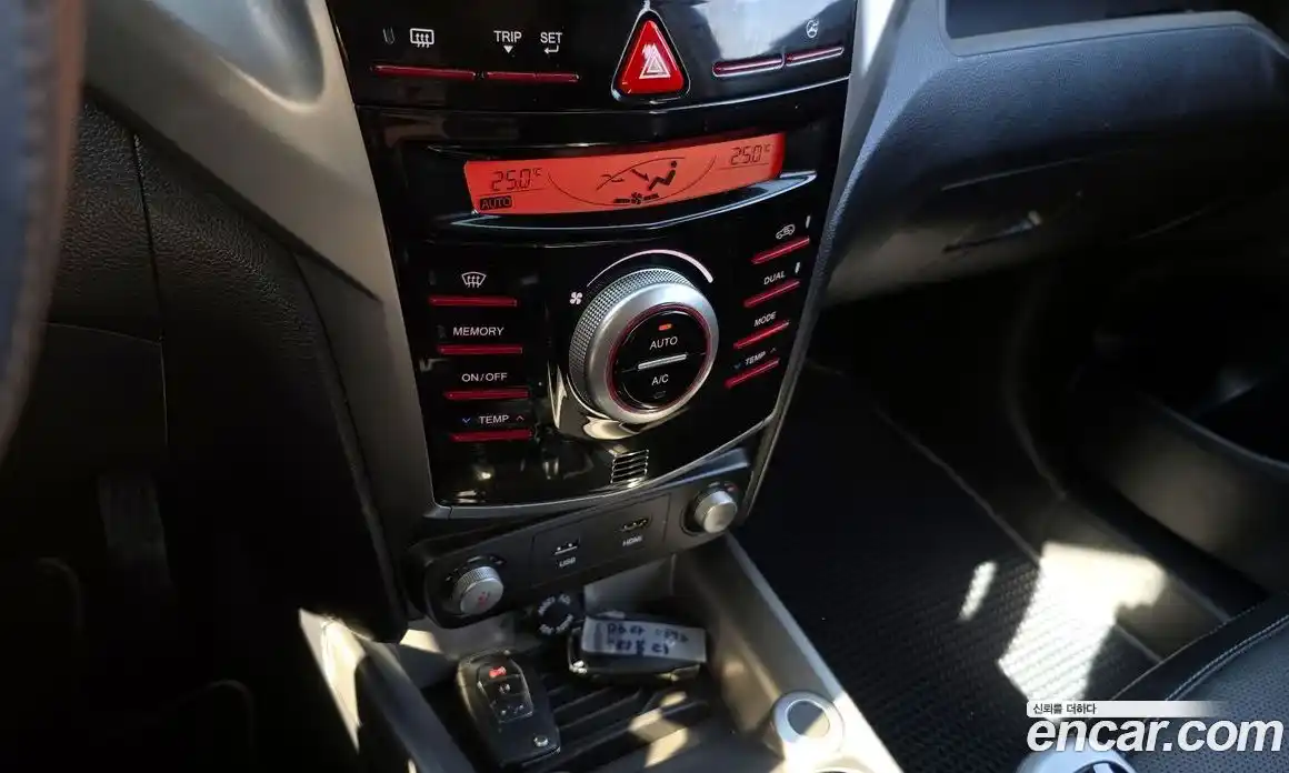 SsangYong TIBOLI 2015 1.6 Автомат в Москве № 799064, фото 16