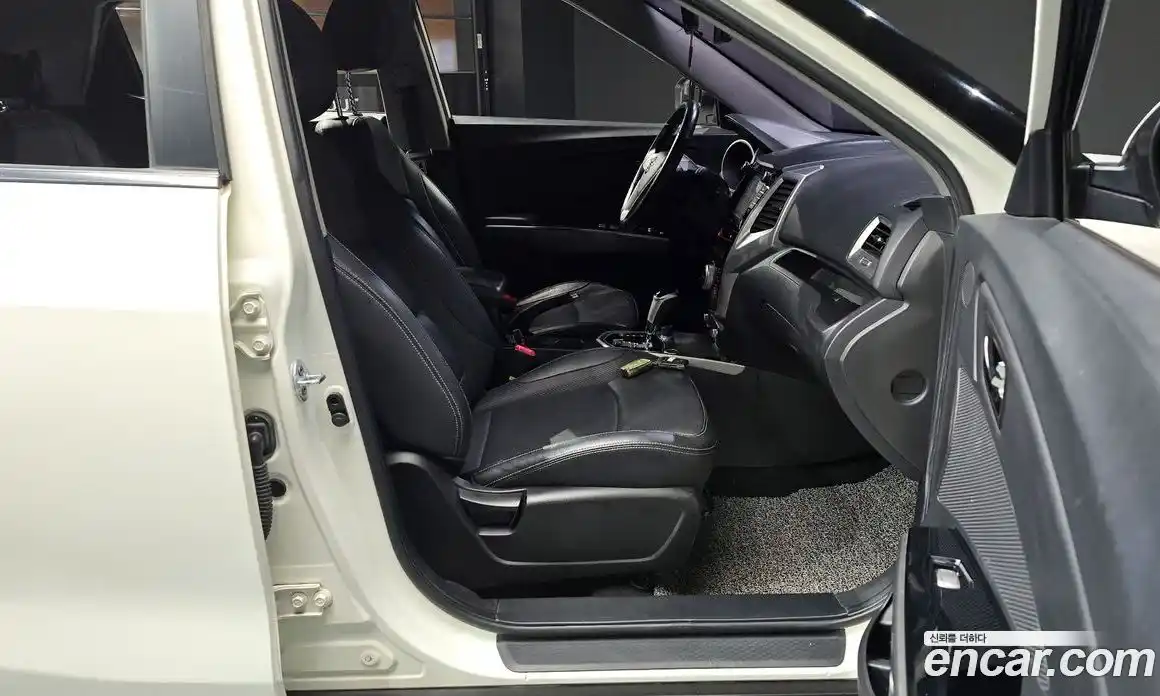 SsangYong TIBOLI 2015 1.6 Автомат в Москве № 799264, фото 11