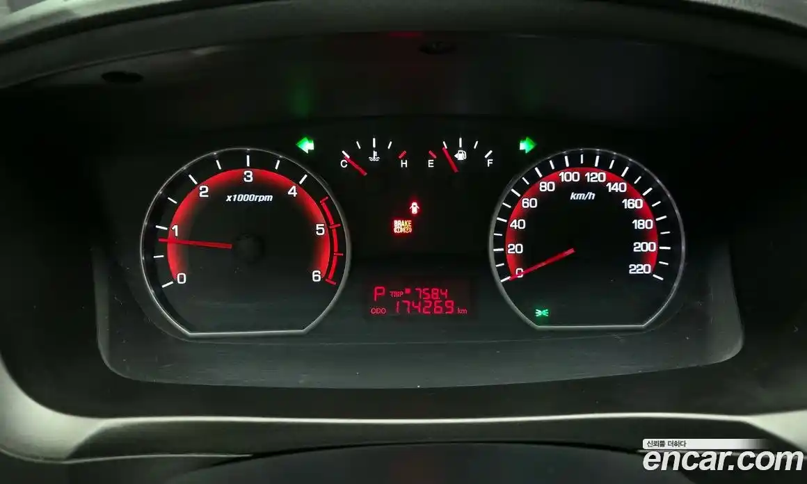 SsangYong Korando 2015 2.0 Автомат в Москве № 799318, фото 8