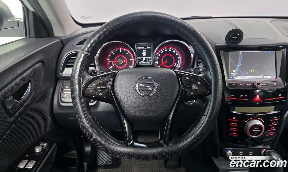 SsangYong TIBOLI 2016 1.6 Автомат в Москве № 799333, фото 14