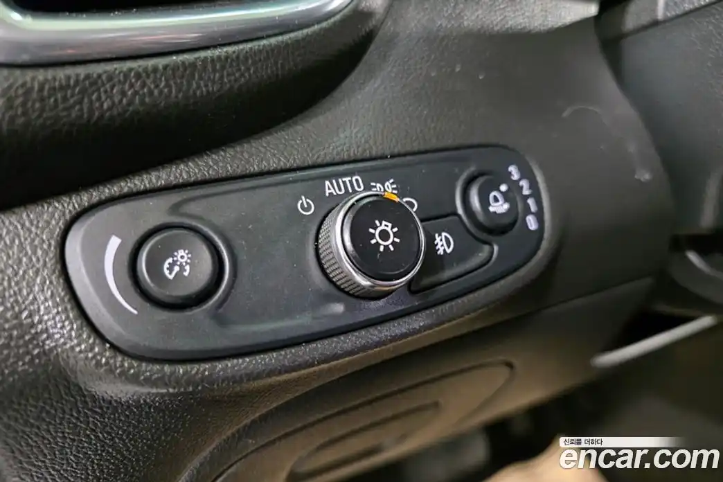 Chevrolet Trax 2017 1.6 Автомат в Москве № 799491, фото 10