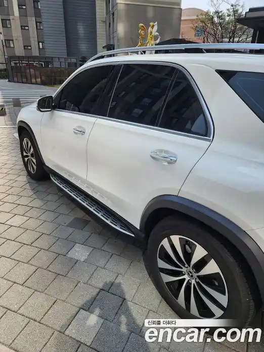 Mercedes-Benz GLE-Class 2024 2.0 Автомат в Москве № 800987, фото 3