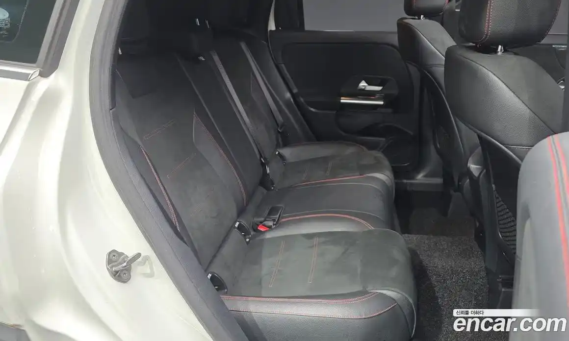 Mercedes-Benz GLA-Class 2021 2.0 Автомат в Москве № 801042, фото 12