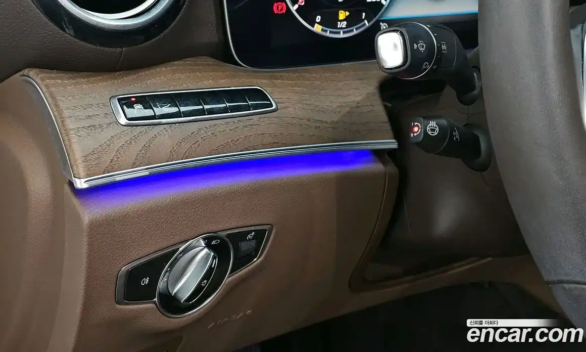 Mercedes-Benz E-Class 2019 2.0 Автомат в Москве № 801045, фото 16