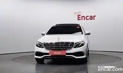 Mercedes-Benz E-Class 2019 2.0 Автомат в Москве № 801045, миниатюра 3