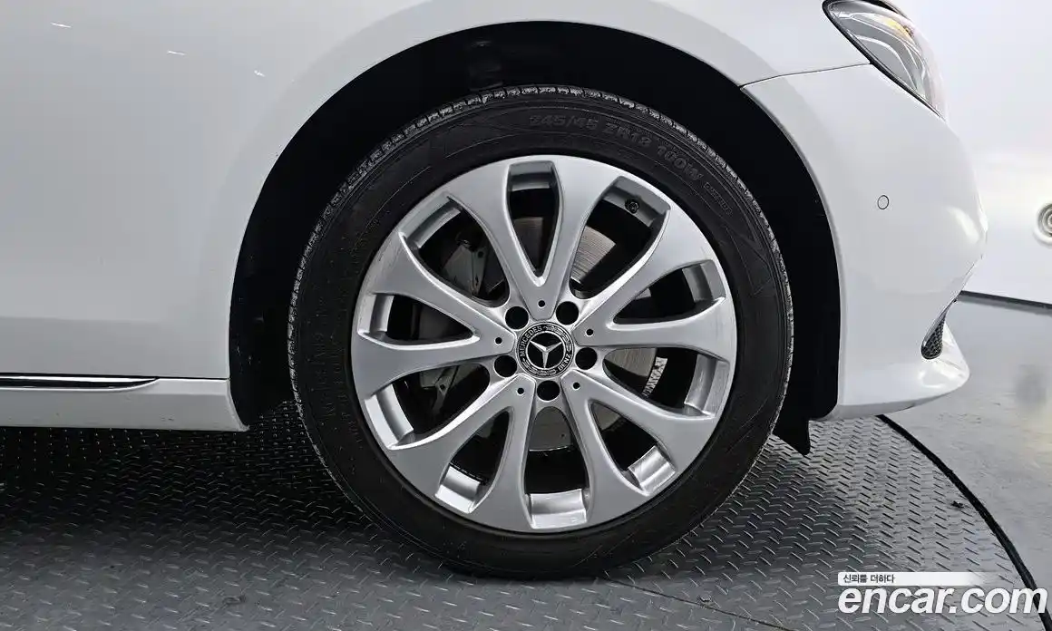 Mercedes-Benz E-Class 2019 2.0 Автомат в Москве № 801045, фото 5