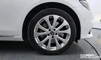 Mercedes-Benz E-Class 2019 2.0 Автомат в Москве № 801045, миниатюра 5