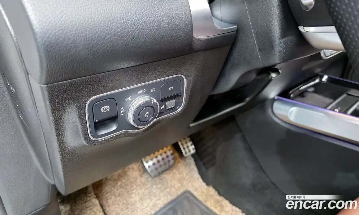 Mercedes-Benz GLB-Class 2021 2.0 Автомат в Москве № 801073, фото 15