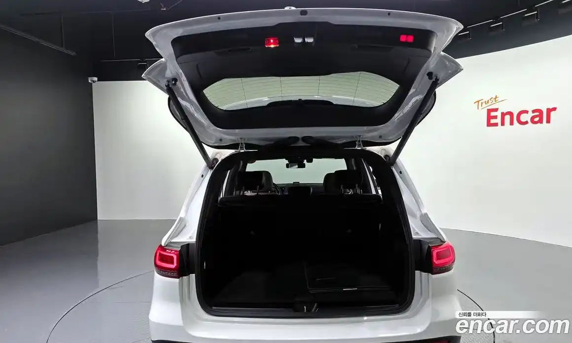 Mercedes-Benz GLB-Class 2021 2.0 Автомат в Москве № 801073, фото 20