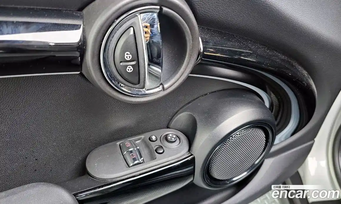 Mini Cooper 2022 1.5 Автомат в Москве № 802276, фото 17