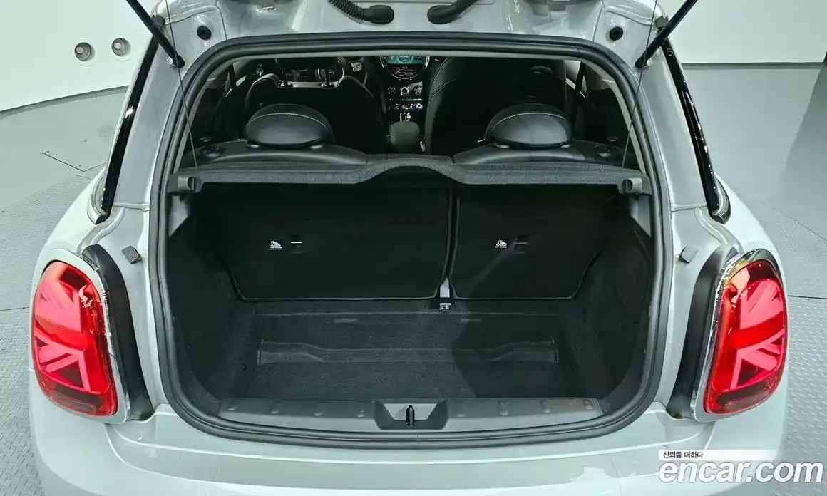 Mini Cooper 2022 1.5 Автомат в Москве № 802276, фото 20