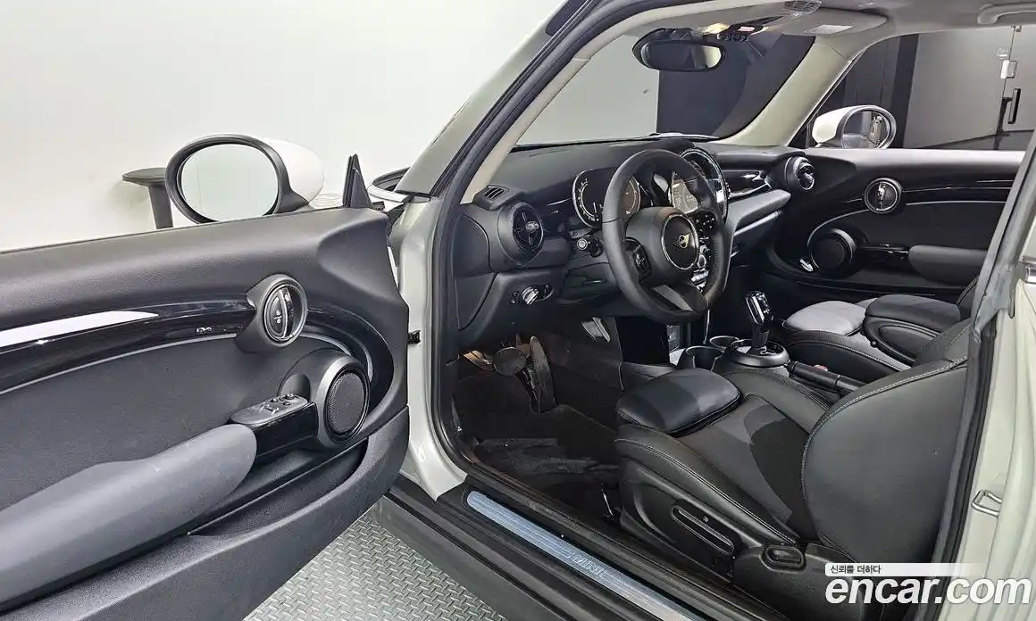 Mini Cooper 2022 1.5 Автомат в Москве № 802276, фото 10