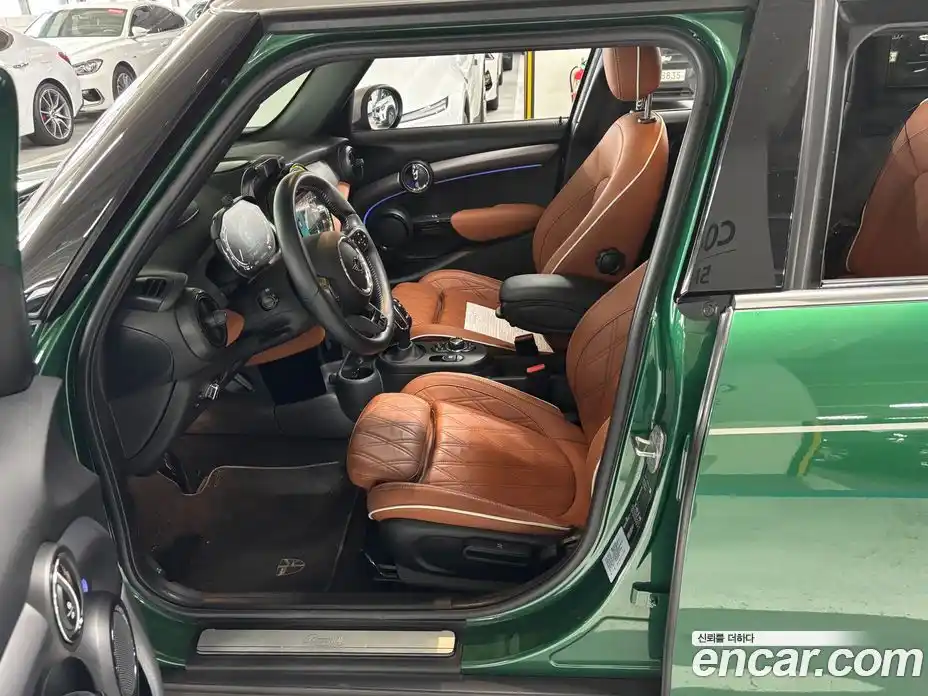 Mini Cooper 2021 1.5 Автомат в Москве № 802284, фото 15