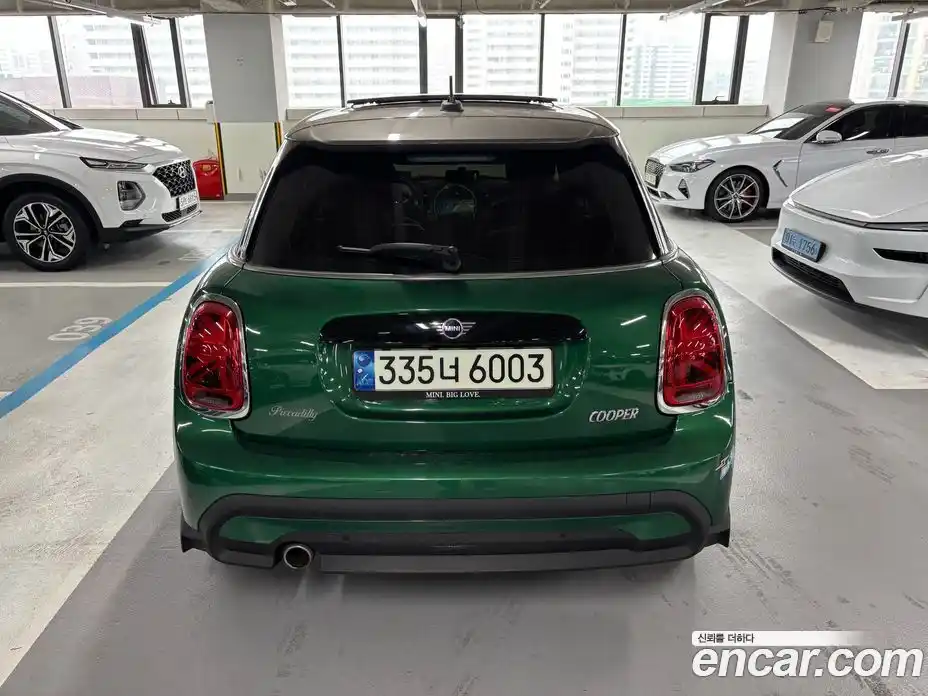Mini Cooper 2021 1.5 Автомат в Москве № 802284, фото 4