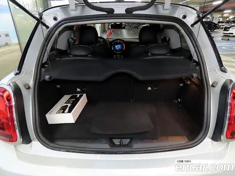 Mini Cooper 2020 1.5 Автомат в Москве № 802532, фото 16