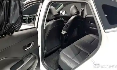 Hyundai Kona 2023 1.6 Автомат в Москве № 813643, миниатюра 11