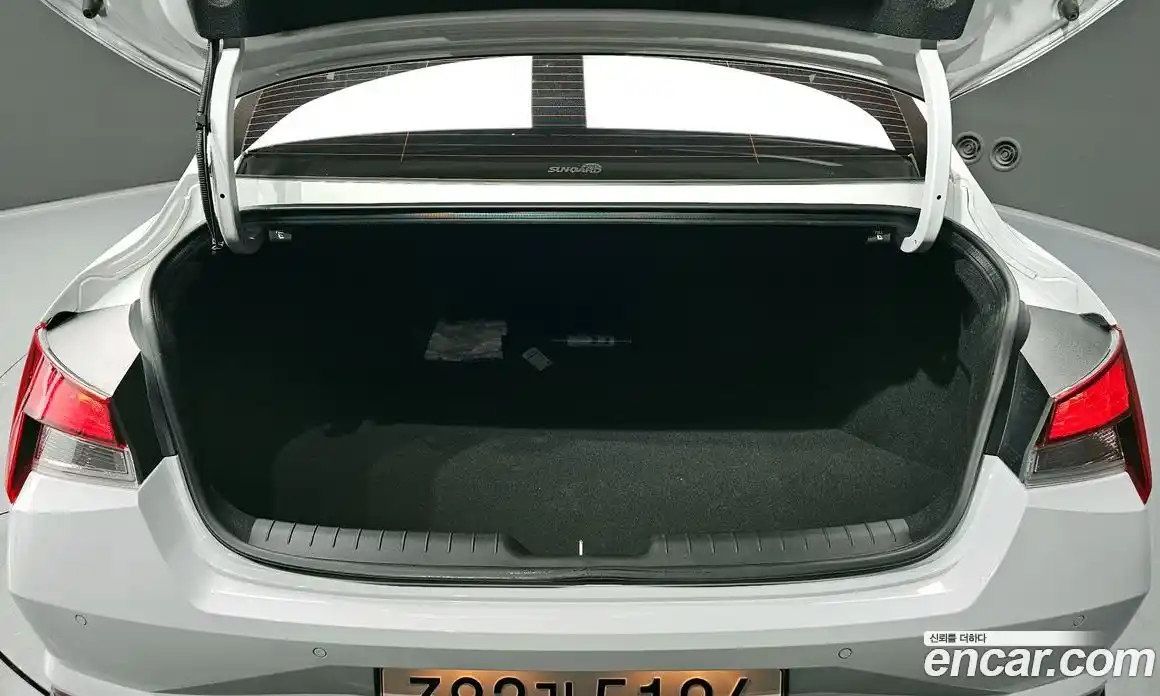 Hyundai Avante 2023 1.6 Автомат в Москве № 813763, фото 20