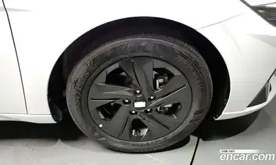 Hyundai Avante 2023 1.6 Автомат в Москве № 813763, миниатюра 5