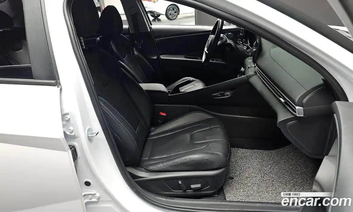 Hyundai Avante 2023 1.6 Автомат в Москве № 813763, фото 10