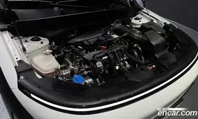 Hyundai Kona 2024 1.6 Автомат в Москве № 813876, миниатюра 6