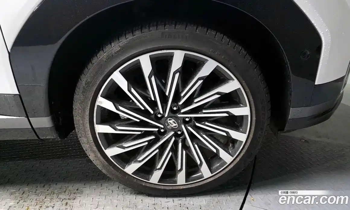 Hyundai Santa Fe 2023 2.5 Автомат в Москве № 813905, фото 5