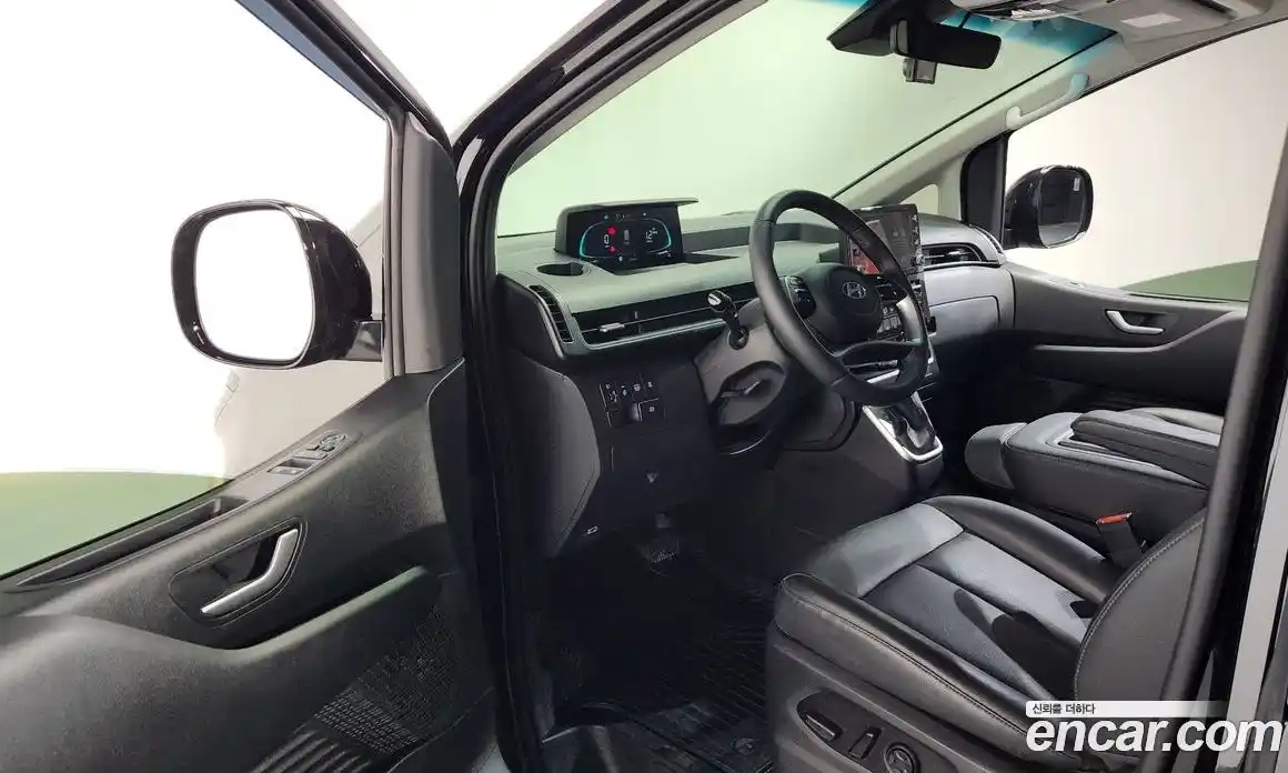 Hyundai Staria 2025 1.6 Автомат в Москве № 813906, фото 9