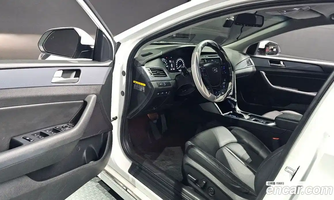 Hyundai Sonata 2017 2.0 Автомат в Москве № 814875, фото 12