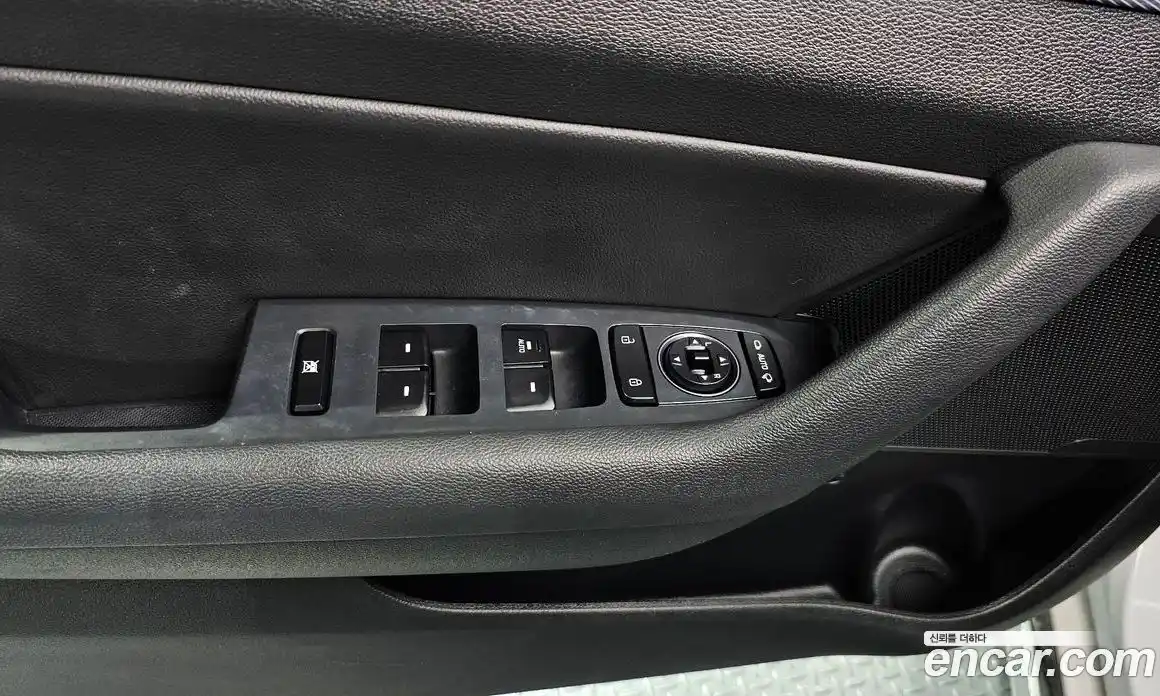 Hyundai Sonata 2017 2.0 Автомат в Москве № 814875, фото 19