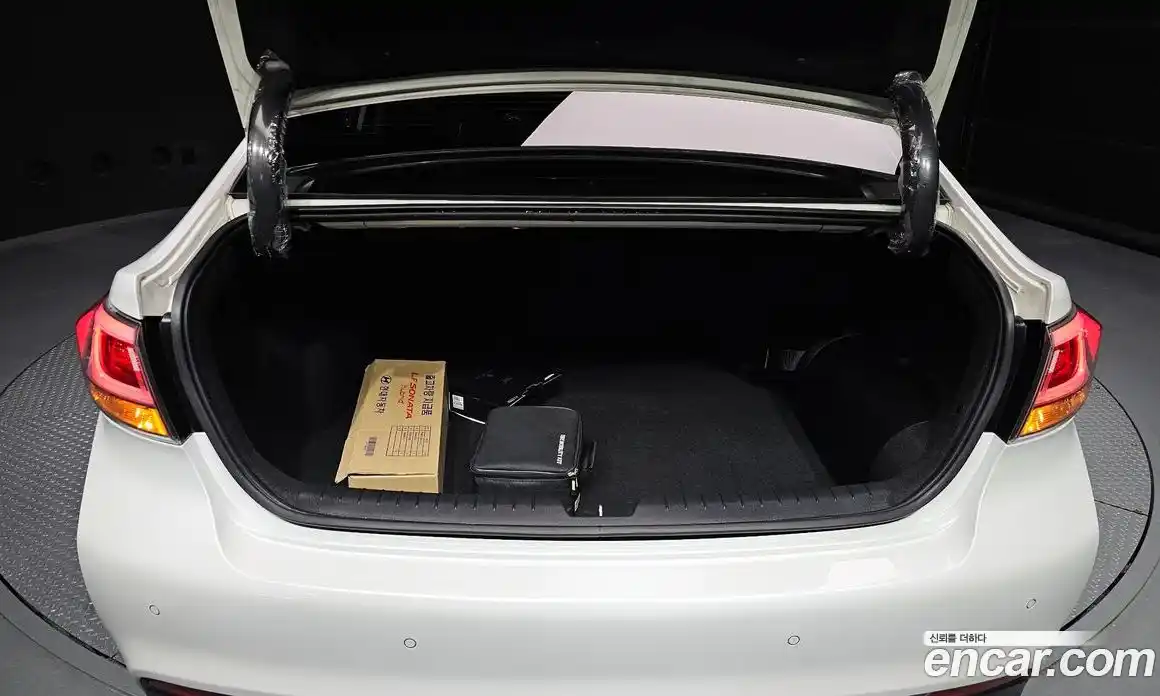 Hyundai Sonata 2017 2.0 Автомат в Москве № 814875, фото 20