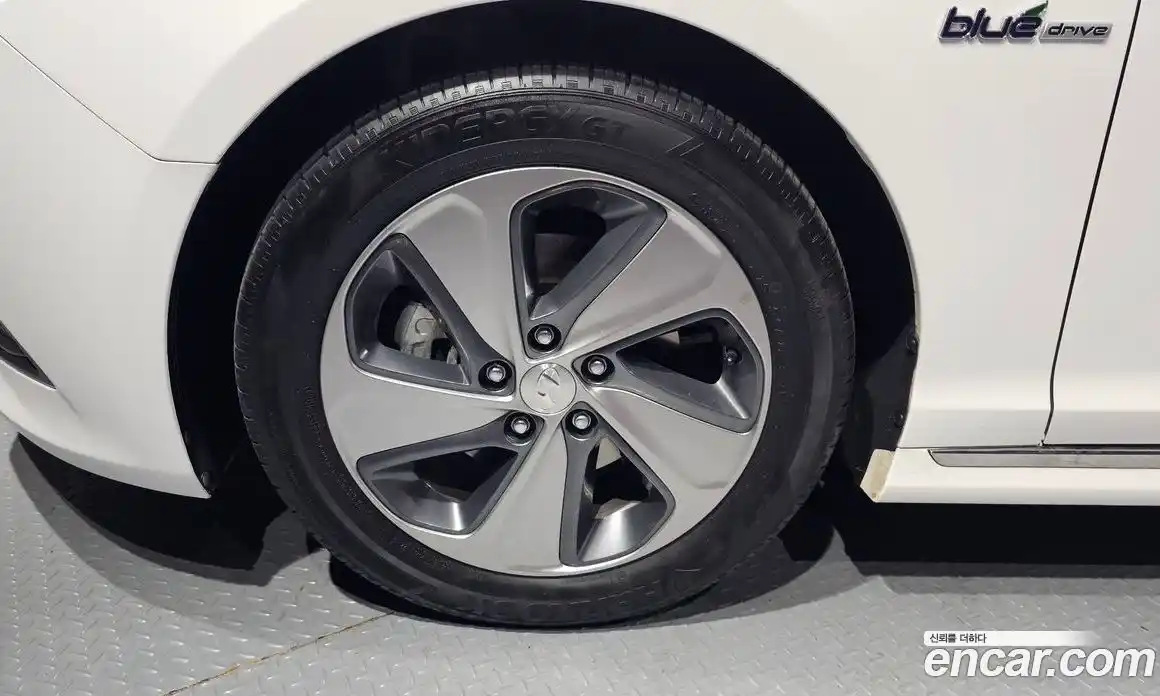 Hyundai Sonata 2017 2.0 Автомат в Москве № 814875, фото 5