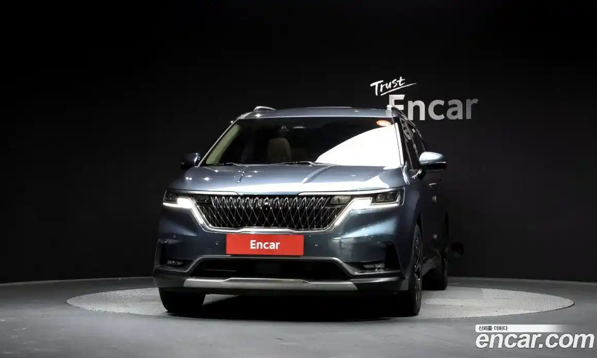 Kia Canival 2023 2.2 Автомат в Москве № 816004, фото 3