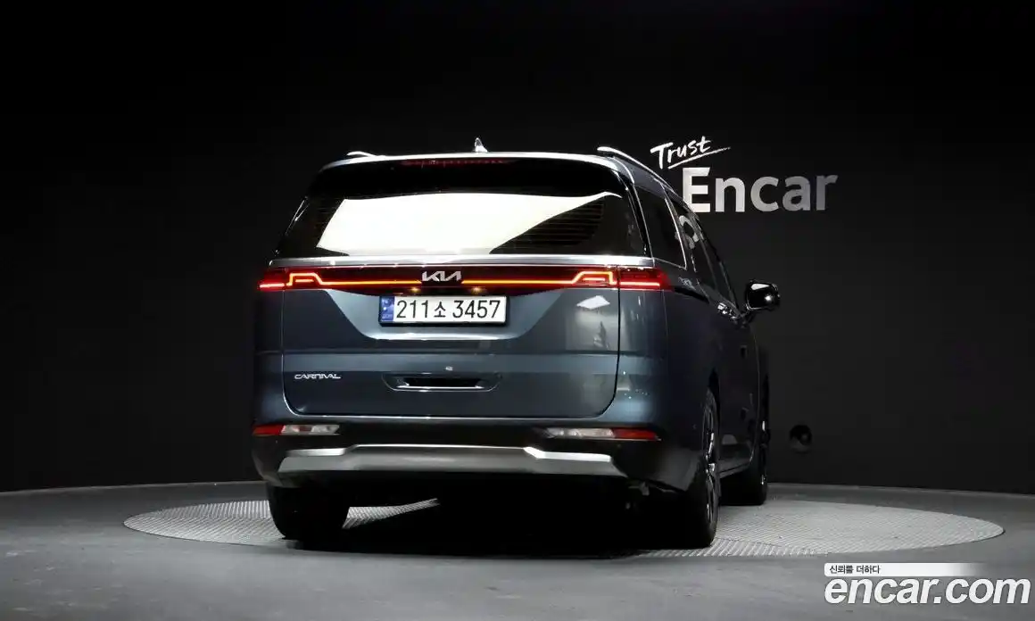 Kia Canival 2023 2.2 Автомат в Москве № 816004, фото 4