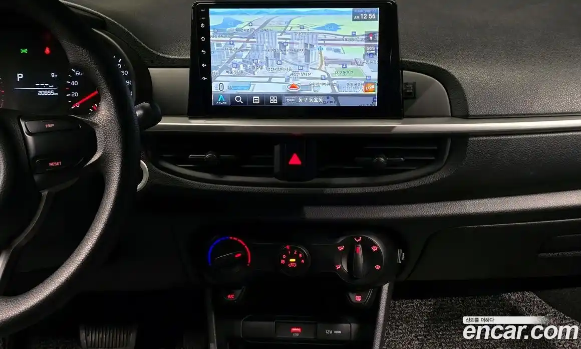 Kia Morning 2021 1.0 Автомат в Москве № 816075, фото 17