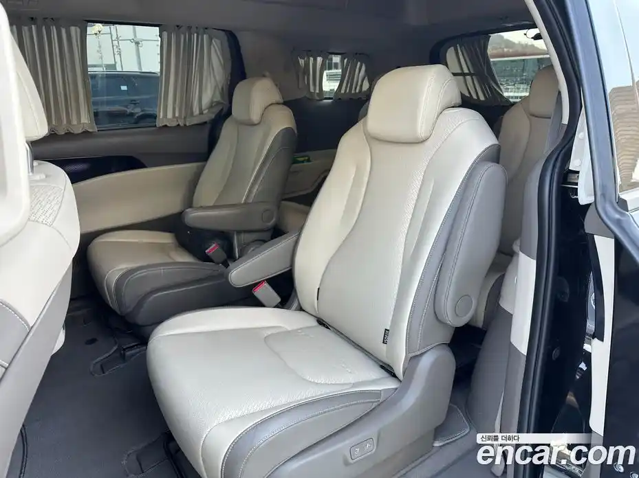 Kia Canival 2023 3.5 Автомат в Москве № 816280, фото 12