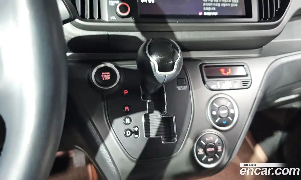 Kia Ray 2022 1.0 Автомат в Москве № 816696, фото 9