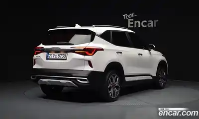 Kia Seltos 2021 1.6 Автомат в Москве № 816715, миниатюра 2
