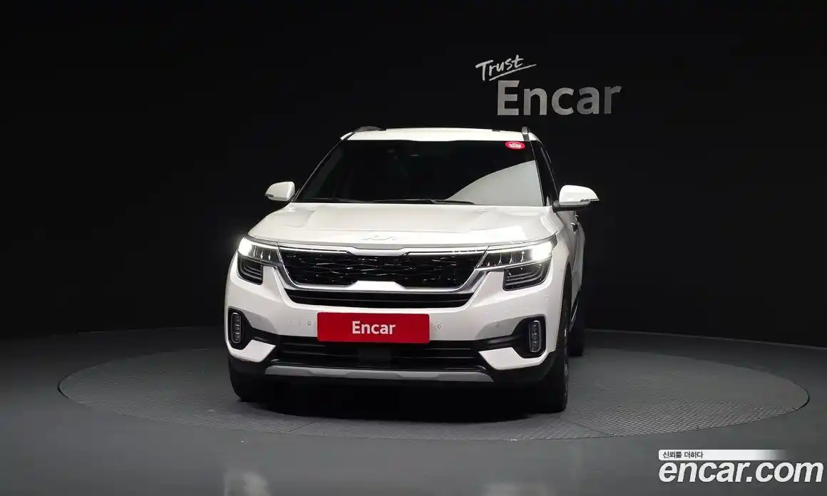 Kia Seltos 2021 1.6 Автомат в Москве № 816715, фото 3