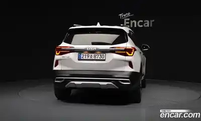 Kia Seltos 2021 1.6 Автомат в Москве № 816715, миниатюра 4