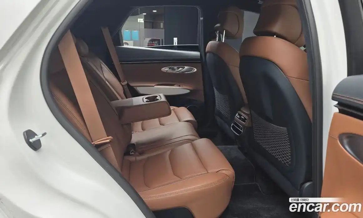 Genesis GV70 2023 2.5 Автомат в Москве № 817183, фото 12