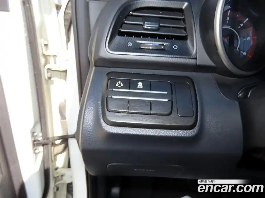 SsangYong TIBOLI 2017 1.6 Автомат в Москве № 818857, фото 12