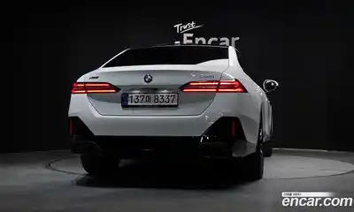 BMW 5-Series 2024 2.0 Автомат в Москве № 820450, миниатюра 4