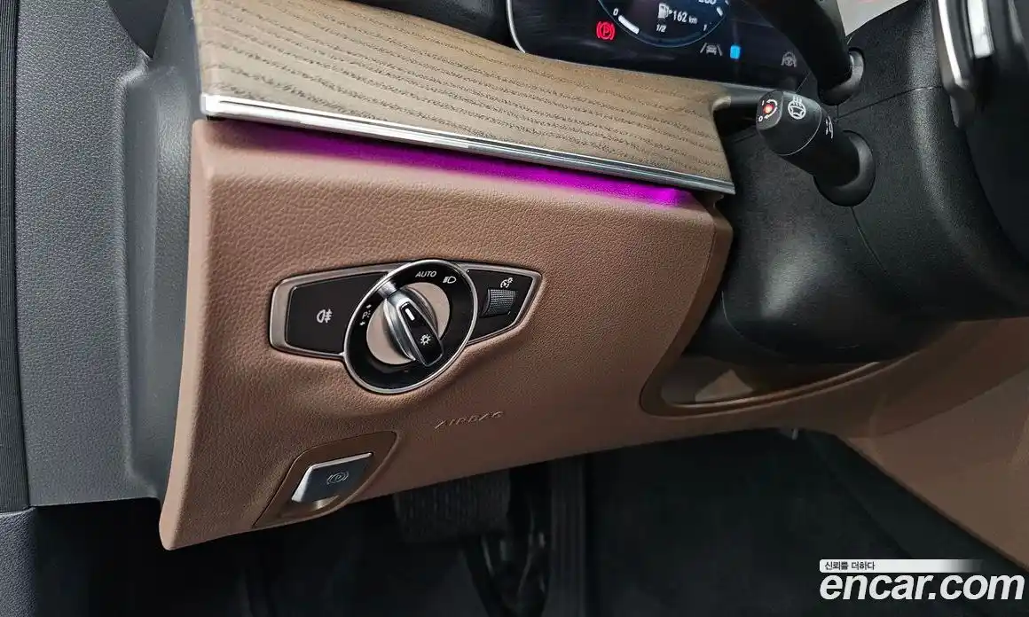 Mercedes-Benz E-Class 2022 2.0 Автомат в Москве № 821896, фото 17