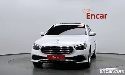 Mercedes-Benz E-Class 2022 2.0 Автомат в Москве № 821896, миниатюра 2