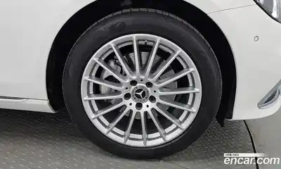 Mercedes-Benz E-Class 2022 2.0 Автомат в Москве № 821896, миниатюра 4