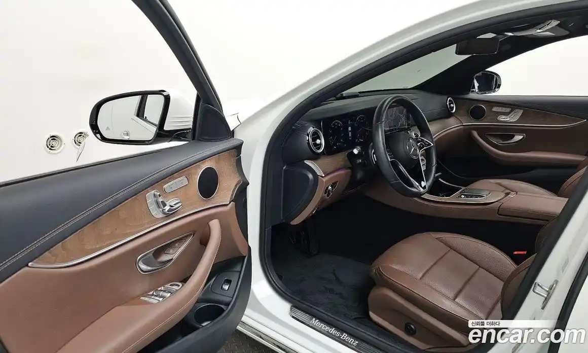 Mercedes-Benz E-Class 2022 2.0 Автомат в Москве № 821896, фото 9