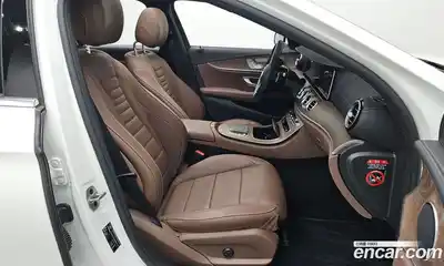 Mercedes-Benz E-Class 2022 2.0 Автомат в Москве № 821896, миниатюра 10