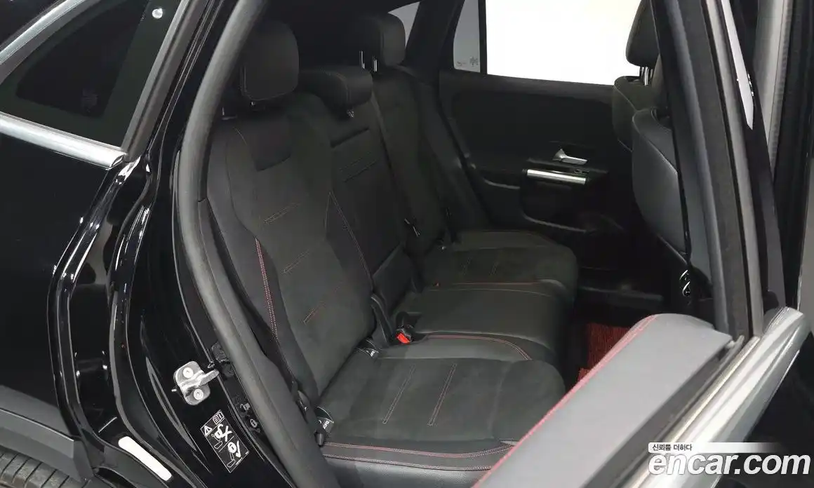 Mercedes-Benz GLA-Class 2023 2.0 Автомат в Москве № 821909, фото 11