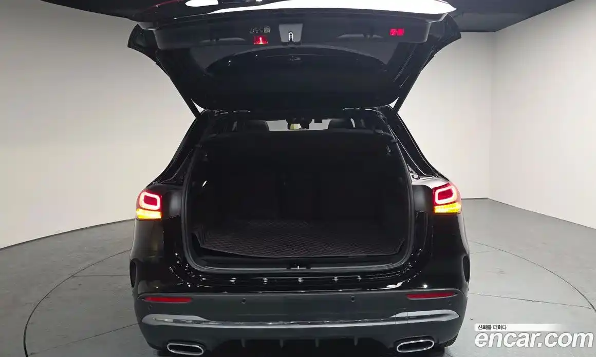 Mercedes-Benz GLA-Class 2023 2.0 Автомат в Москве № 821909, фото 19