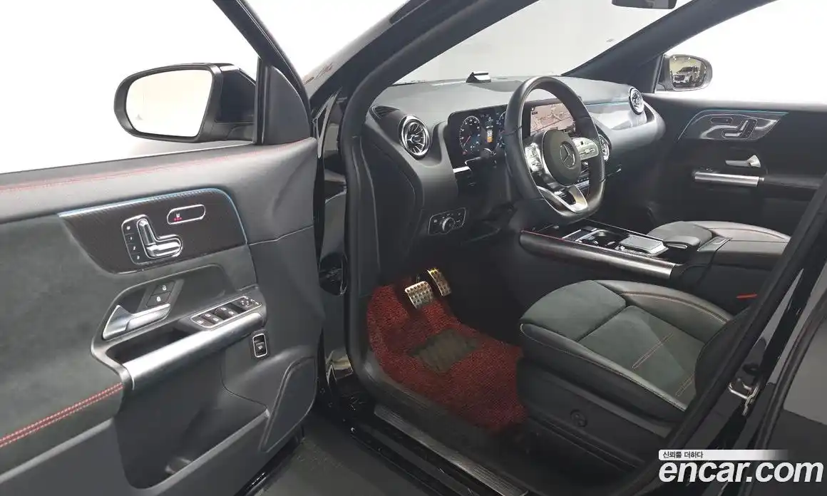 Mercedes-Benz GLA-Class 2023 2.0 Автомат в Москве № 821909, фото 10