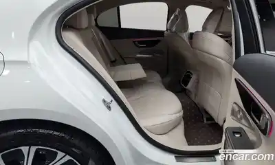 Mercedes-Benz E-Class 2025 2.0 Автомат в Москве № 821938, миниатюра 12